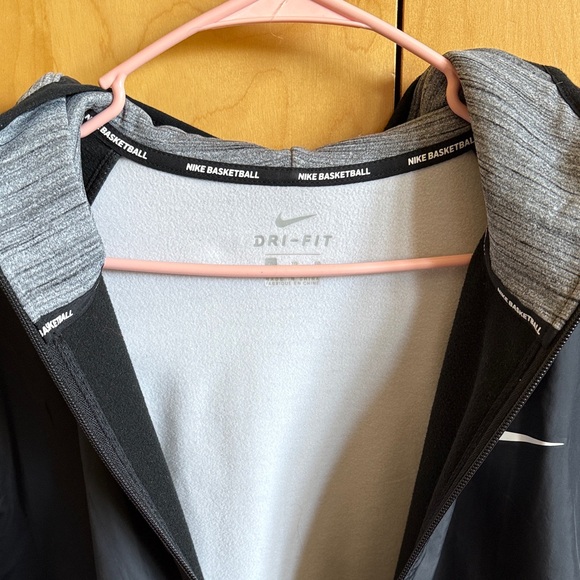 Nike Black and Gray Full-Zip basketball hoodie - Picture 3 of 3